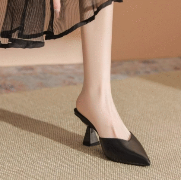 Women's Small Size V Cut Heeled Sandals FS38